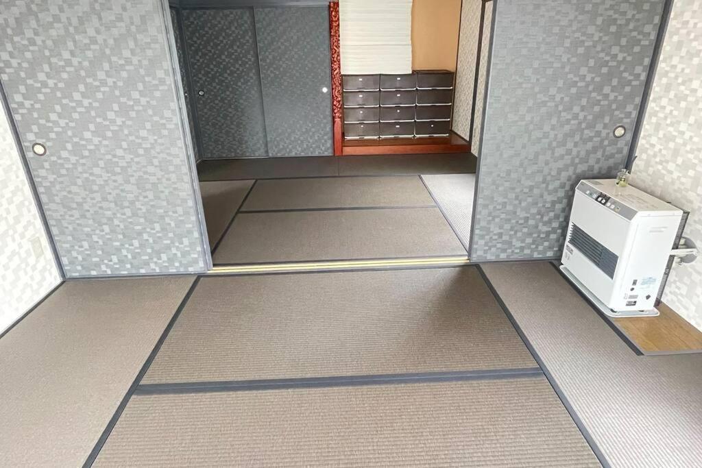 【ウポポイ近く】庭付きログハウステイスト・ Bbqセットあり 4名様まで同一料金 Shiraoi Exterior foto